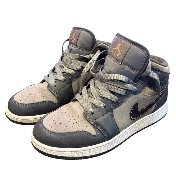 Jordan Other - Air Jordan 1 Mid SE Night Stadium GS 7Y Gray Black FQ8341-017 Sneakers